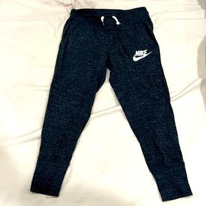 Womens Nike Softblend Gray 3/4 Pants Size XS